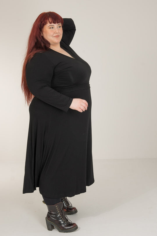 Bestie midi lenght wrap jersey dress - Black - Vadlång, svart omlottklänning i trikå