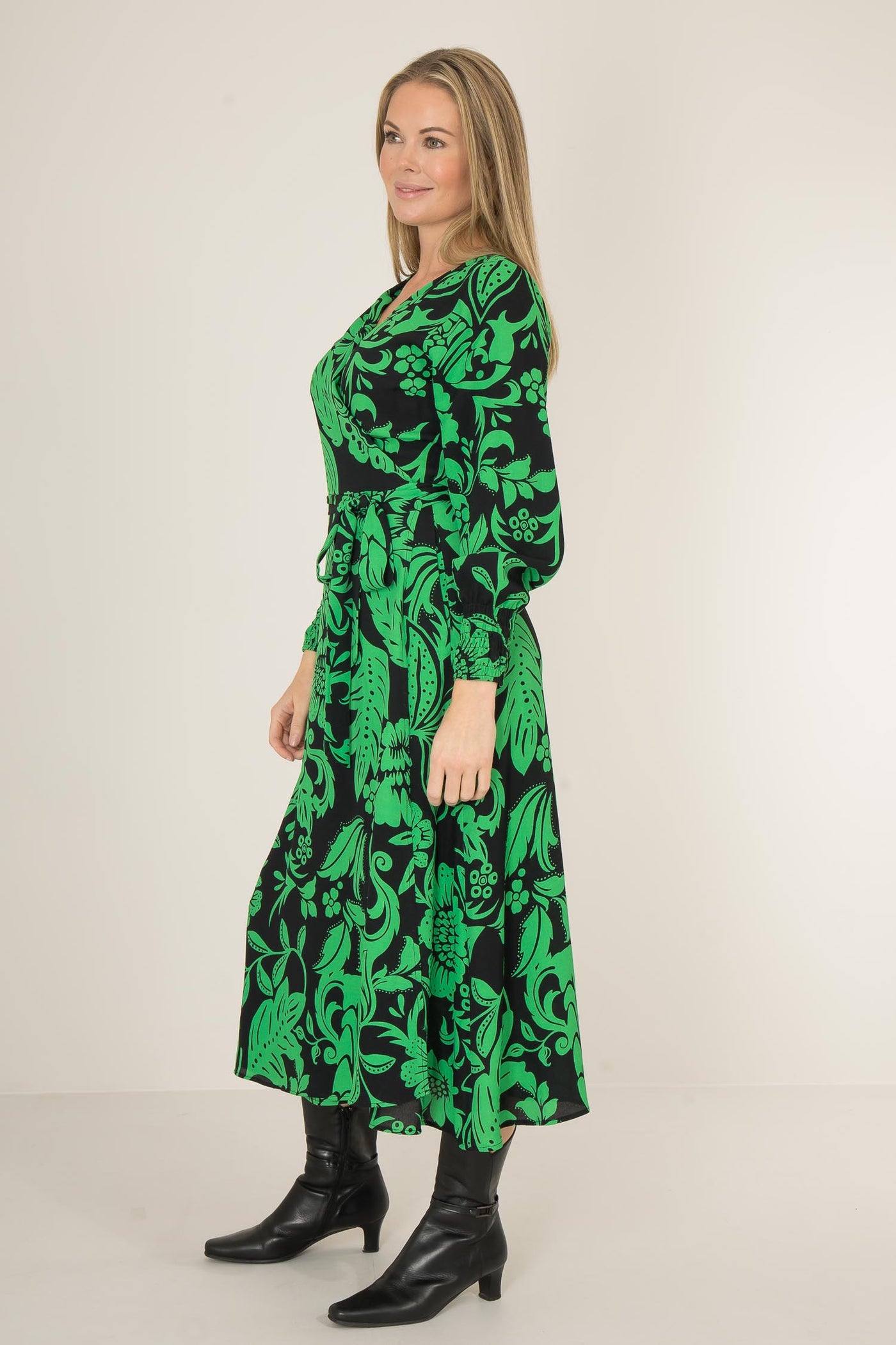 Kelly green wrap midi dress - Green - Mönstrad, vadlång omlottklänning