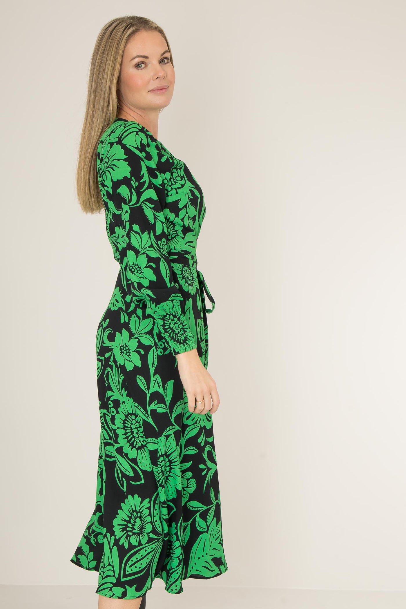 Kelly green wrap midi dress - Green - Mönstrad, vadlång omlottklänning