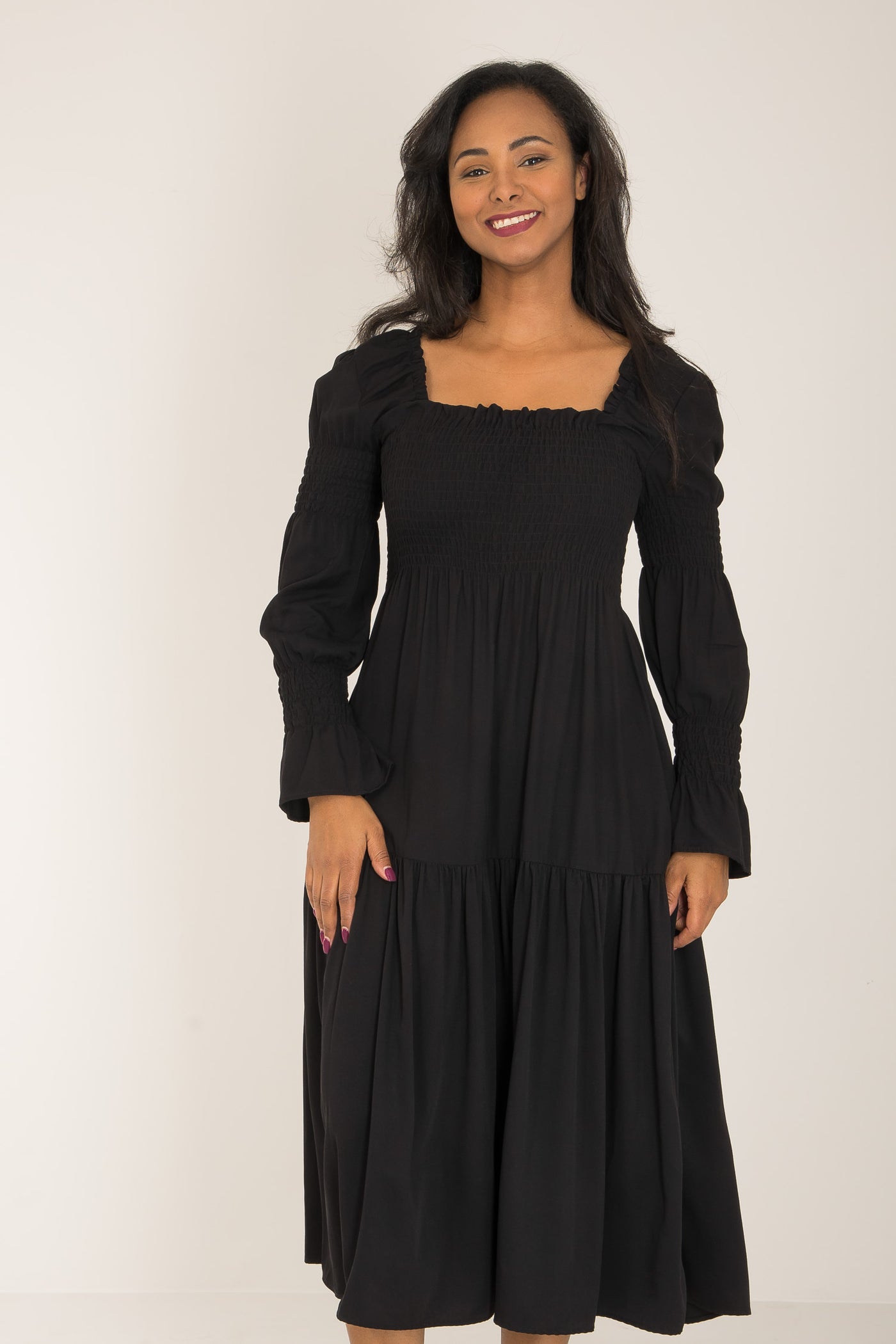 Viscose smocked midi dress - Black - Svart, vadlång smockklänning