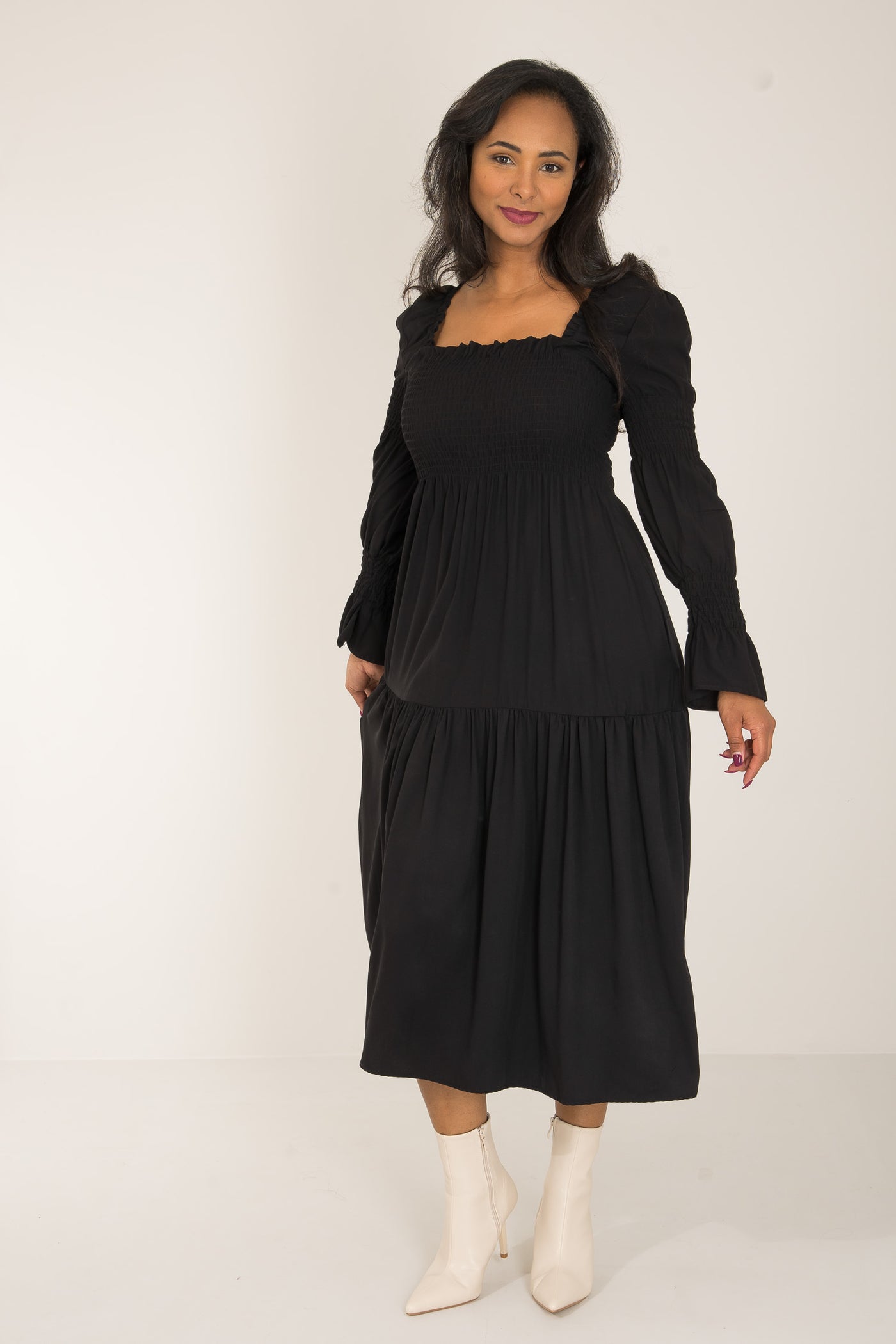 Viscose smocked midi dress - Black - Svart, vadlång smockklänning