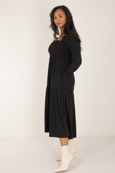 Viscose smocked midi dress - Black - Svart, vadlång smockklänning