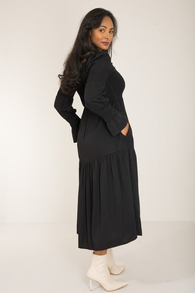 Viscose smocked midi dress - Black - Svart, vadlång smockklänning
