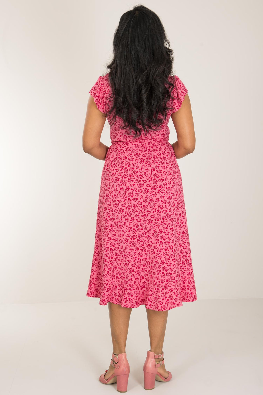 Ruffle printed short wrap jersey dress - Pink flower - Knälång omlottklänning i trikå med volanger