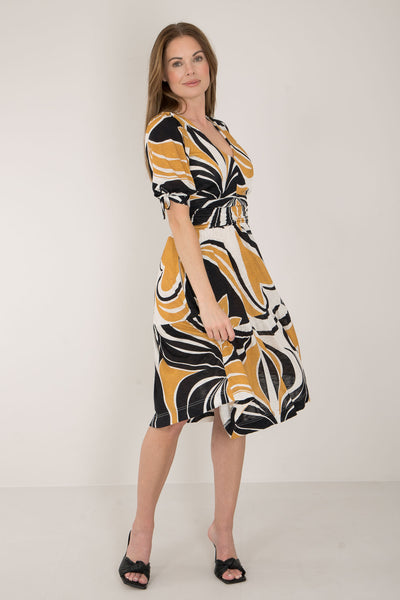 Flowy short jersey dress - Ornamental ochre flower - Mönstrad knälång trikåklänning