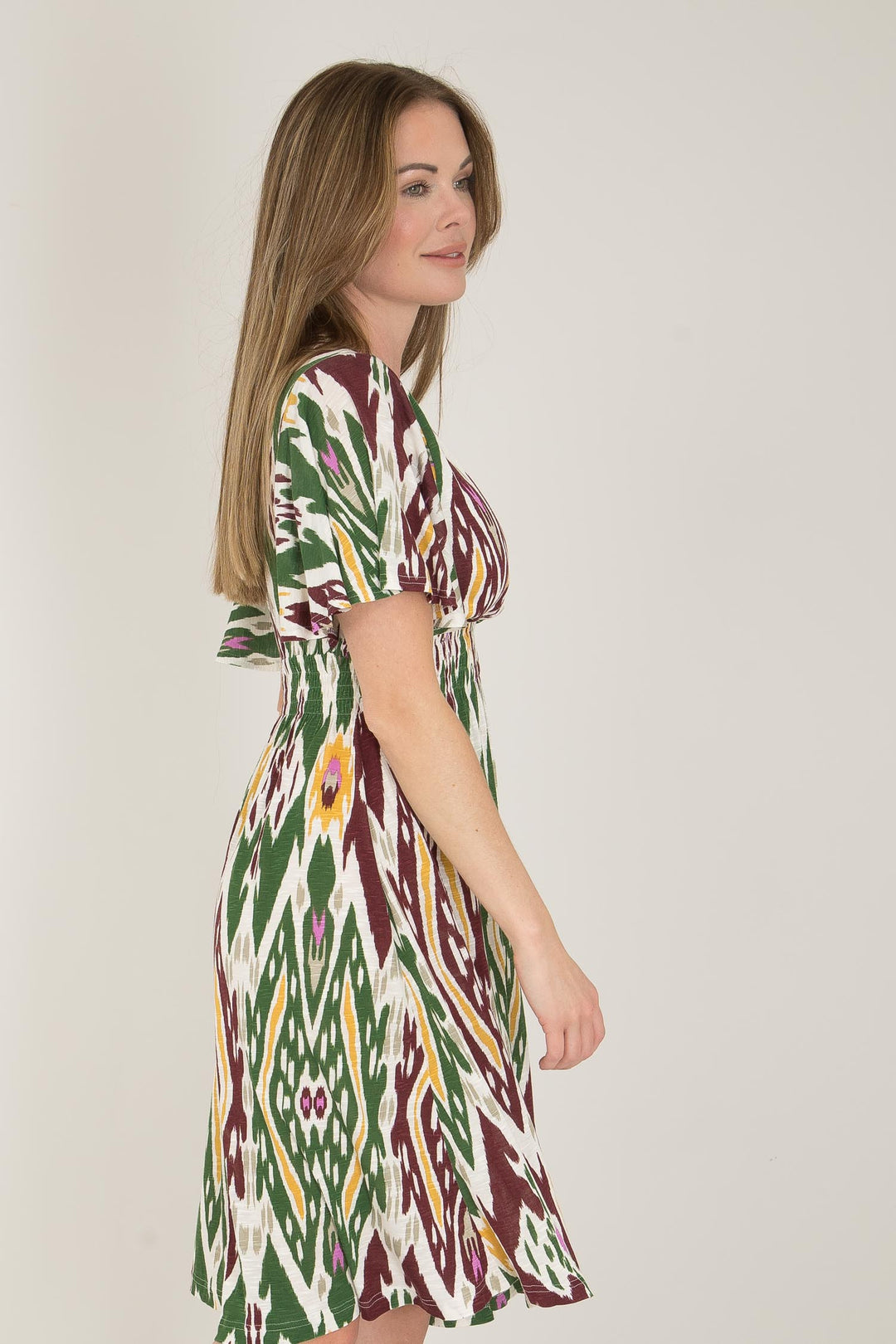 My smocked jersey short dress - Khaki green - Mönstrad knälång trikåklänning med smock