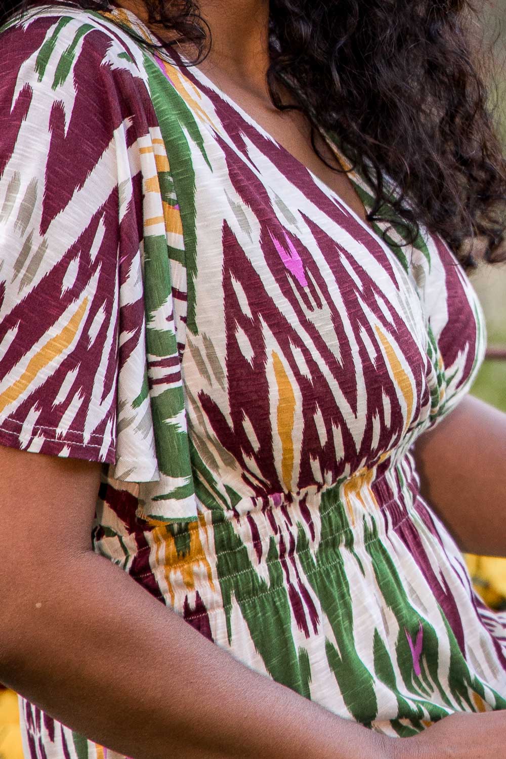 My smocked jersey short dress - Khaki green - Mönstrad knälång trikåklänning med smock