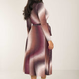 Bestie printed midi wrap jersey dress - Shades of red - Vadlång omlottklänning i trikå