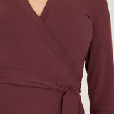 Bestie short wrap jersey dress - Burgundy - Knälång, brunröd omlottklänning i trikå