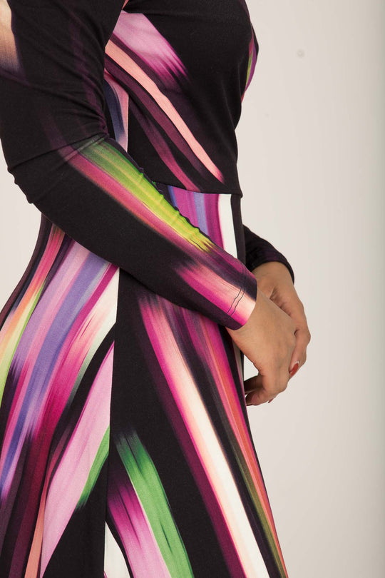 Closed wrap printed short jersey dress - Black - Mönstrad, knälång klänning i stretchig trikå
