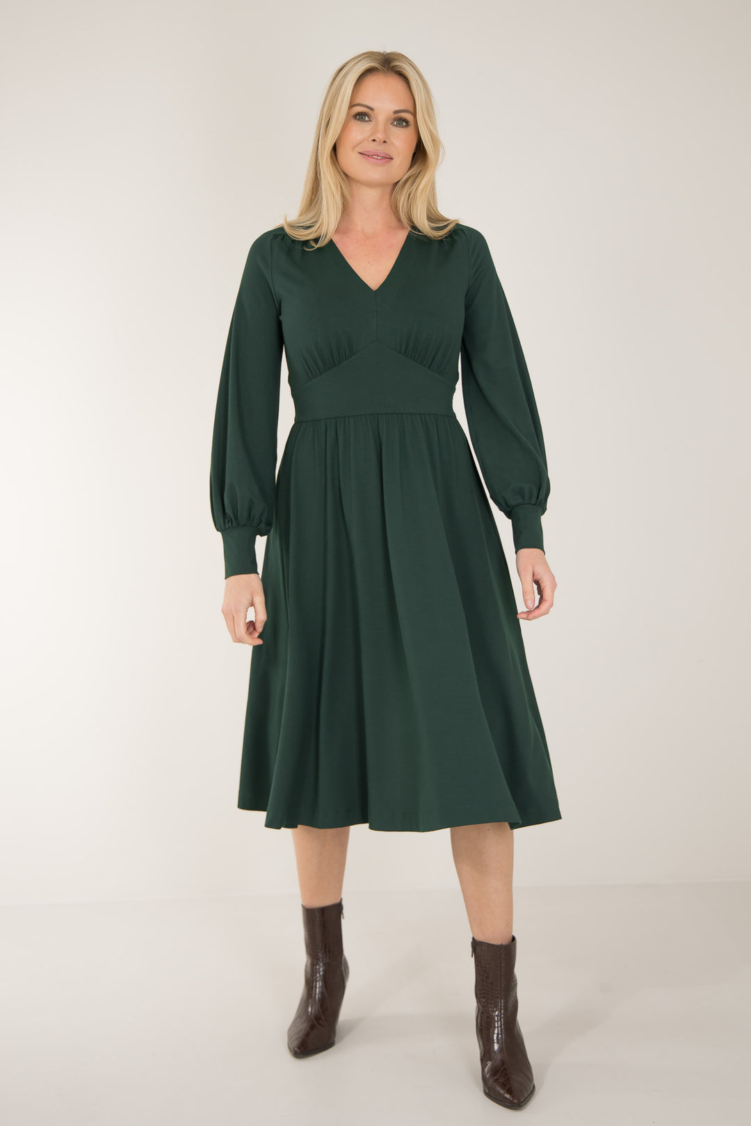 Nina jersey dress - Bottle green - Knälång, grön klänning i trikå