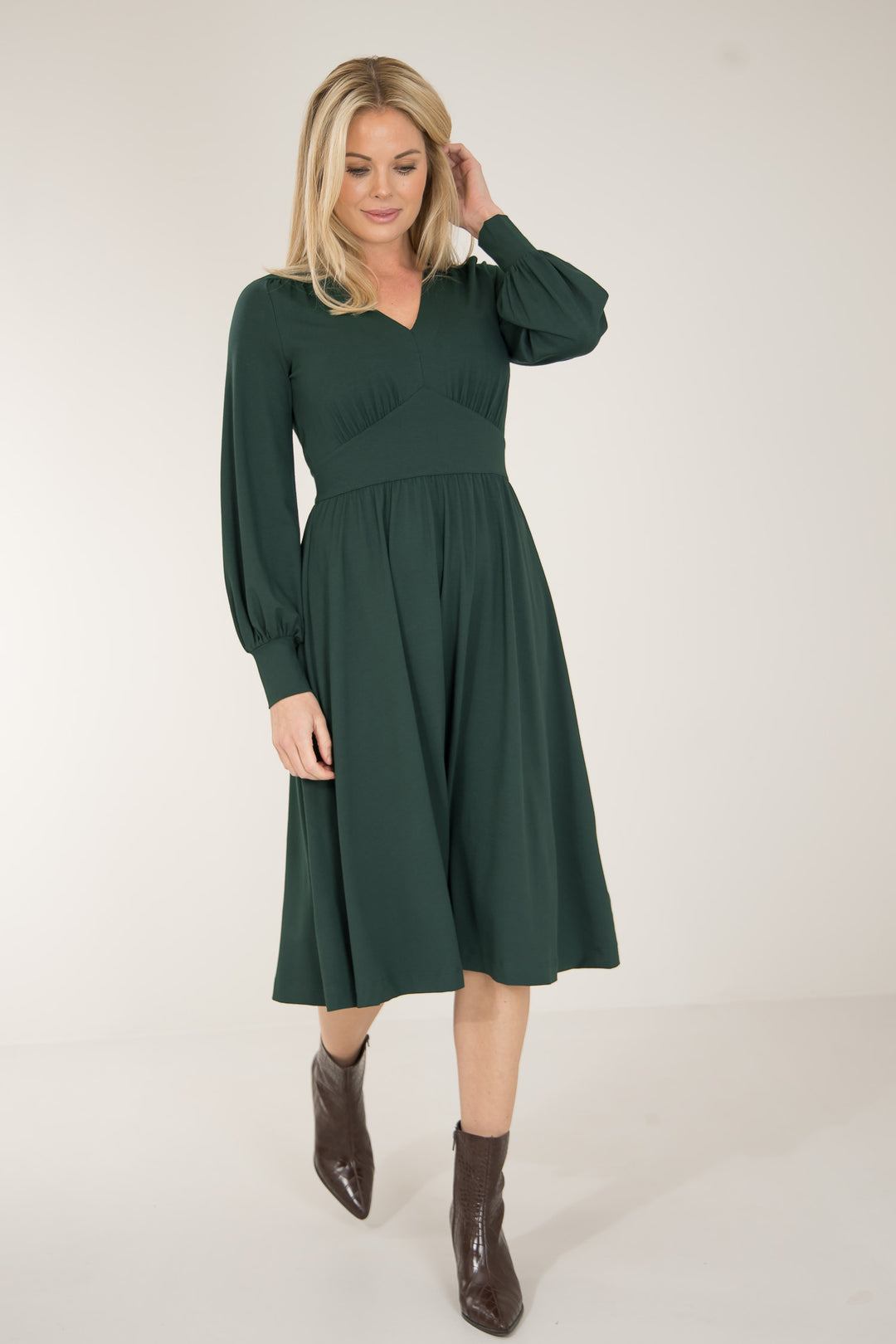 Nina jersey dress - Bottle green - Knälång, grön klänning i trikå