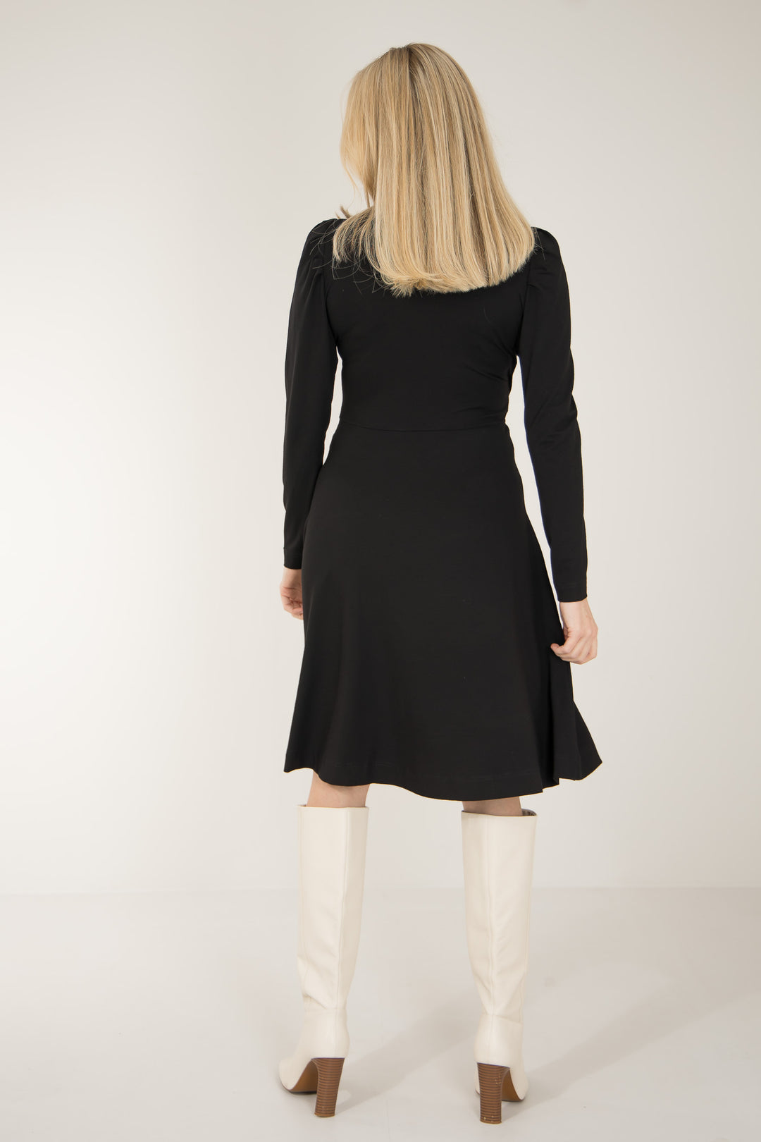 Closed wrap short jersey dress - Black - Svart, knälång klänning i stretchig trikå