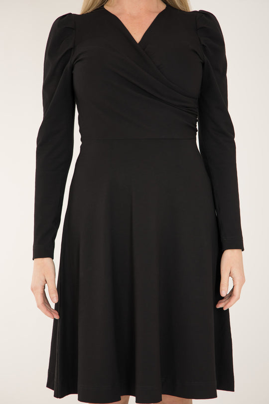 Closed wrap short jersey dress - Black - Svart, knälång klänning i stretchig trikå