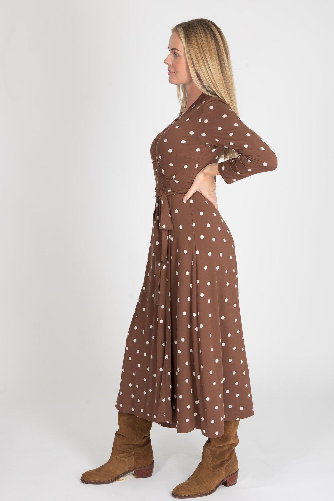 Bestie printed midi wrap jersey dress - Brown dot - Vadlång omlottklänning i trikå