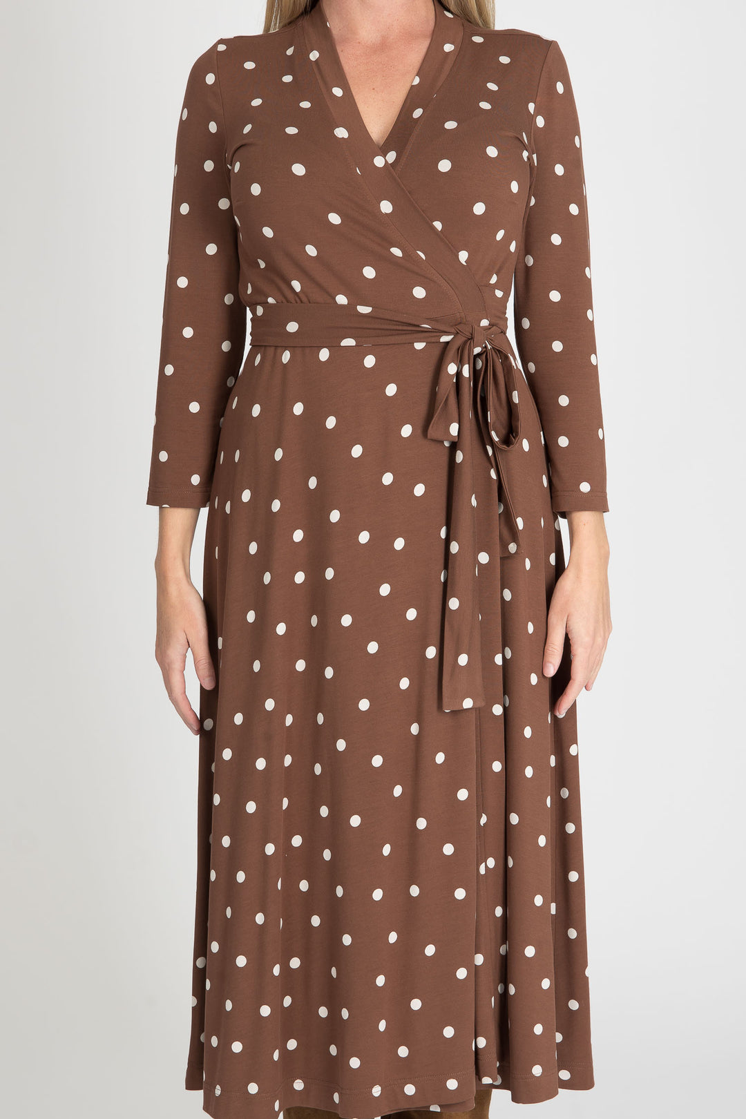 Bestie printed midi wrap jersey dress - Brown dot - Vadlång omlottklänning i trikå