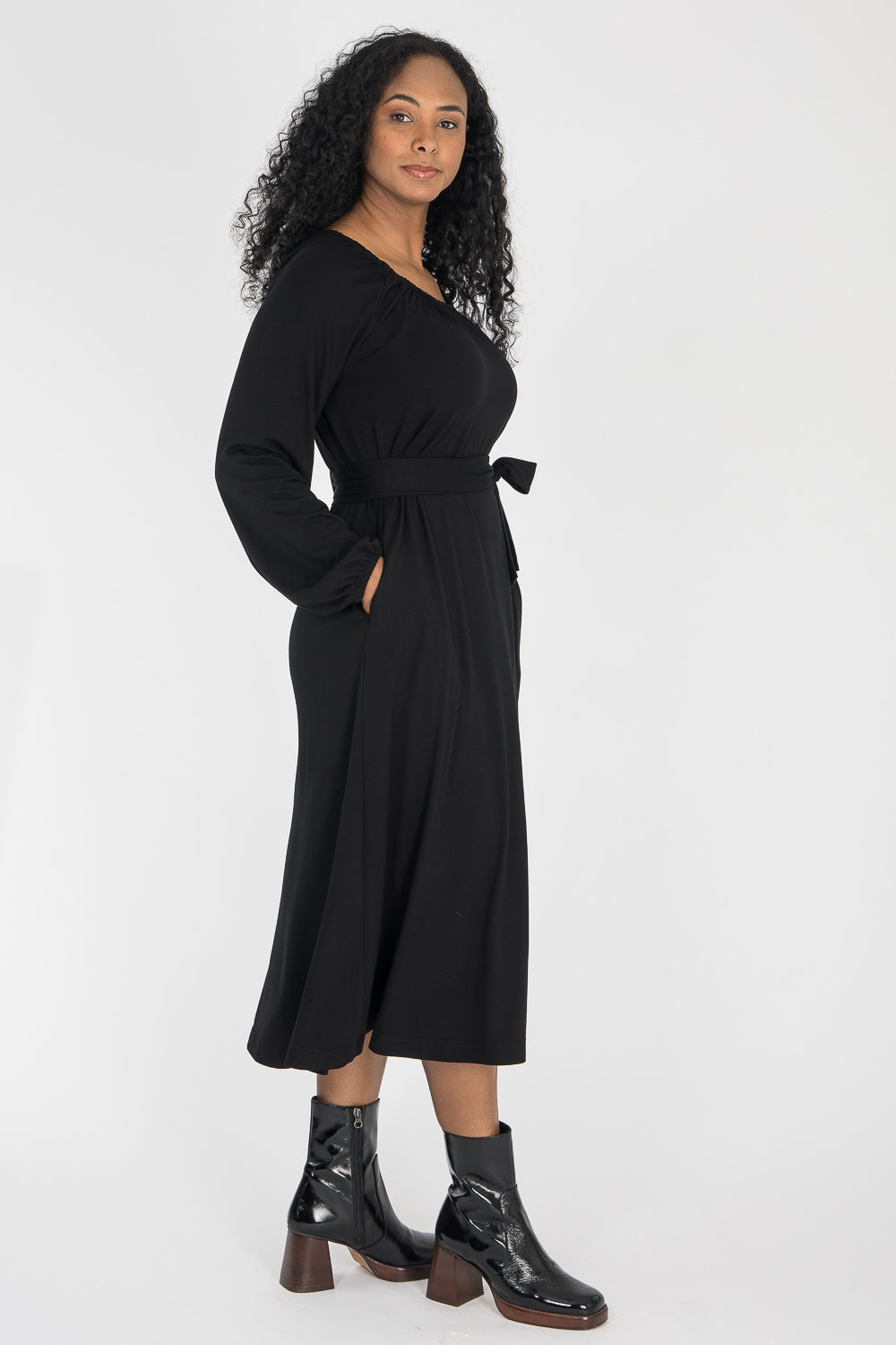 A-lined belted midi jersey dress - Black