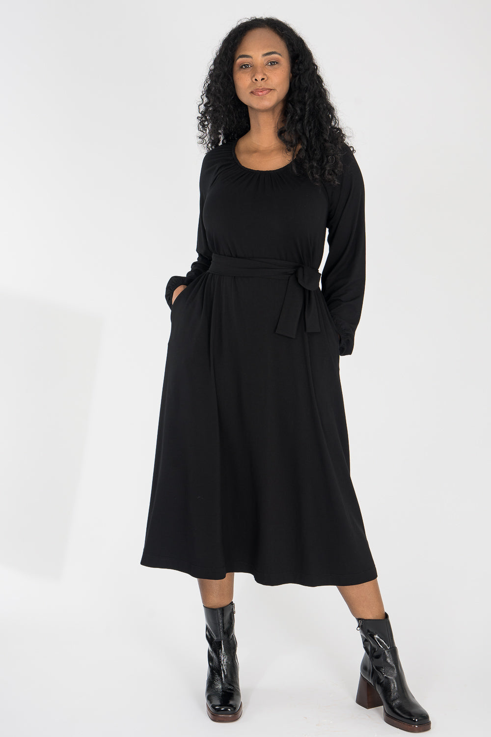 A-lined belted midi jersey dress - Black