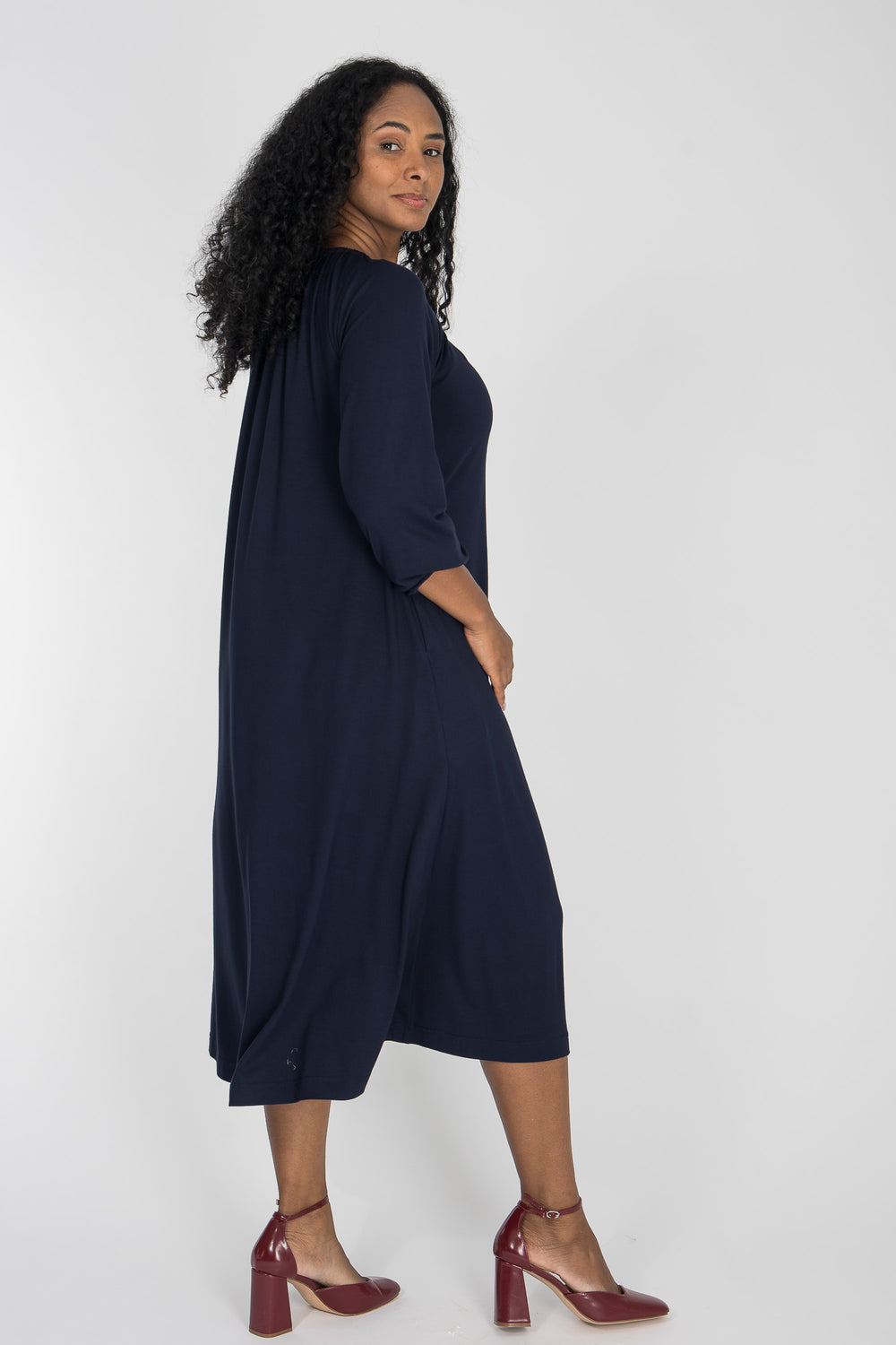 A-lined belted midi jersey dress - Navy