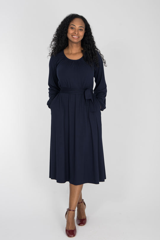 A-lined belted midi jersey dress - Navy