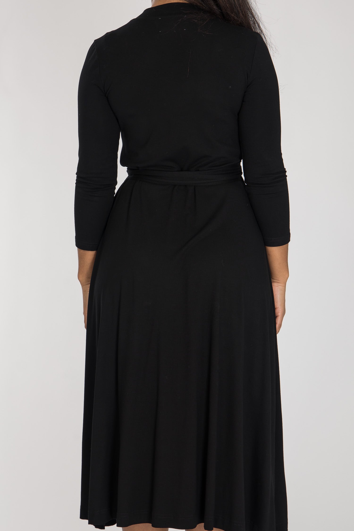 bestie wrap midi jersey dress - black reviews 100% Silk Jersey Midi Wrap Dress in Circular Contrast