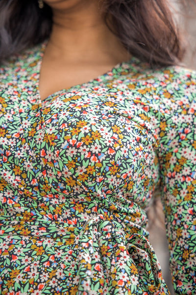 Bestie printed short wrap jersey dress - Green - Knälång, blommönstrad omlottklänning i trikå