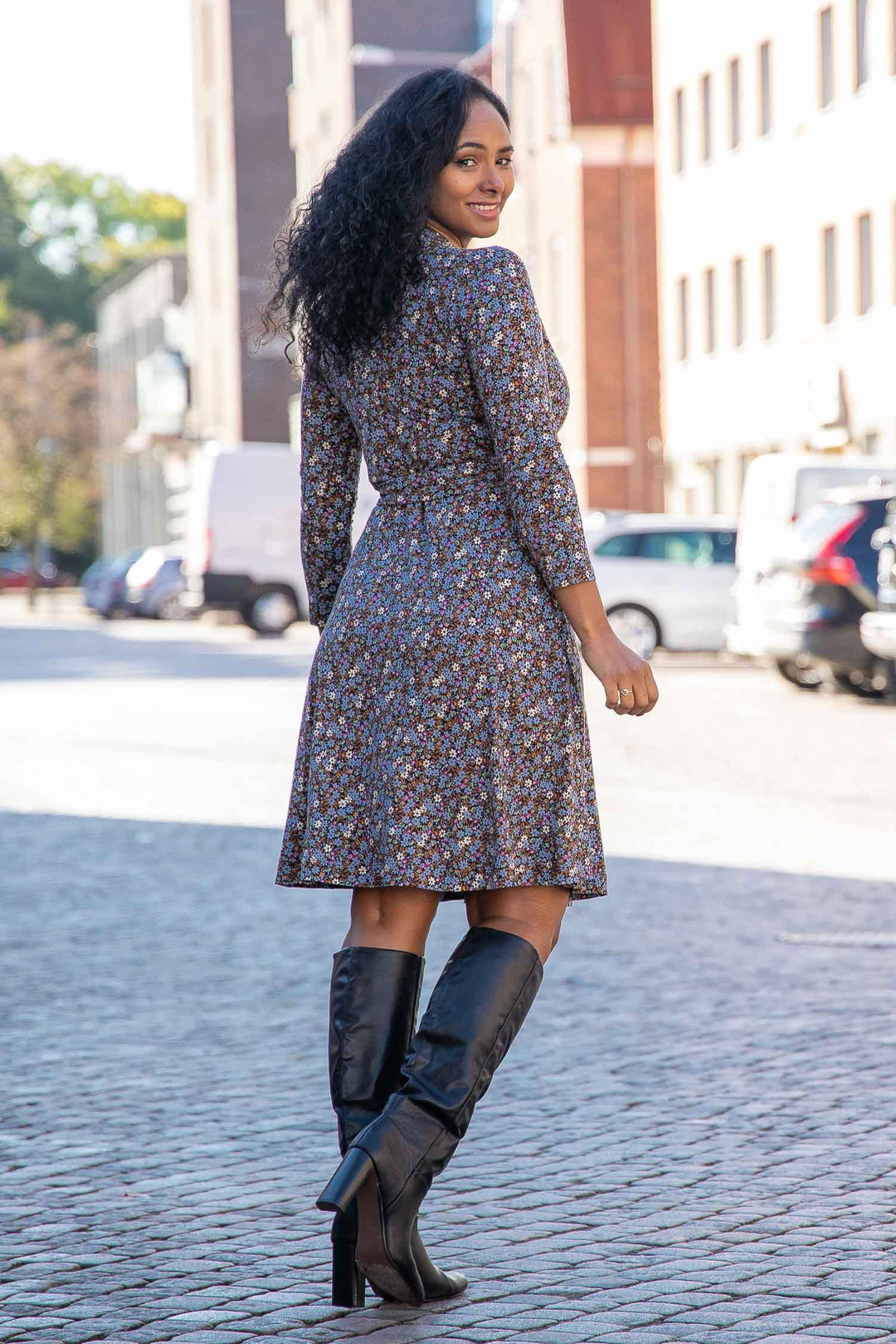 Bestie short wrap jersey dress - Brown flowers