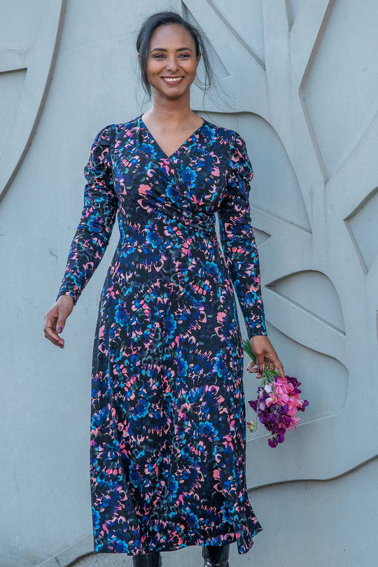 Closed wrap midi jersey dress - Blue-Pink