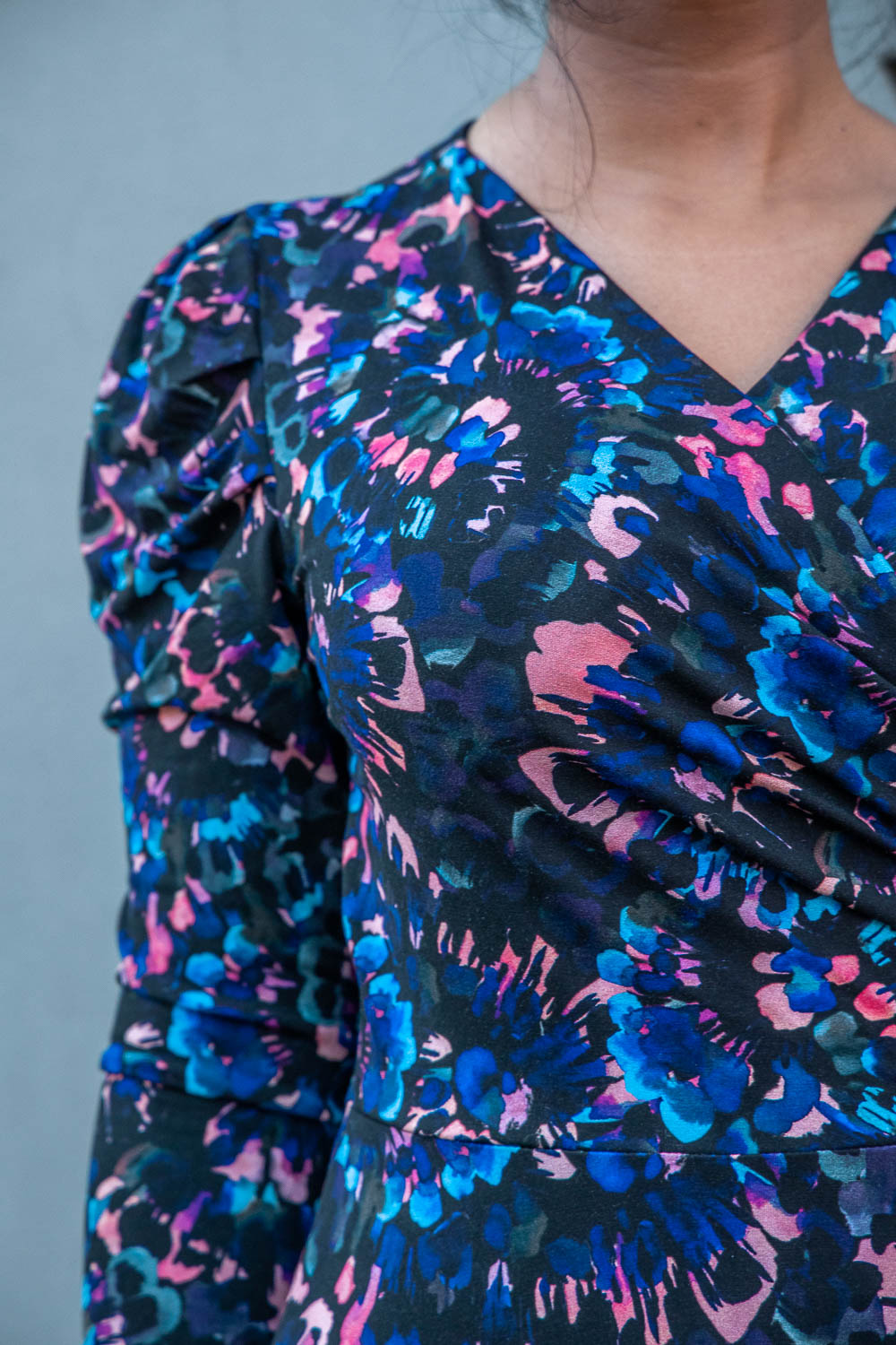 Closed wrap midi jersey dress - Blue-Pink
