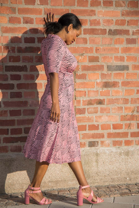 Collar wrap midi jersey dress - Pink - Rosa, vadlång omlottklänning med krage