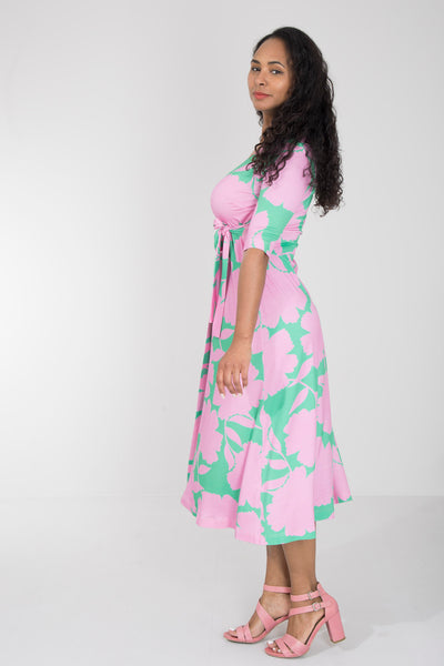 Loose fit printed midi wrap jersey dress - Green - Vadlång, mönstrad omlottklänning i trikå
