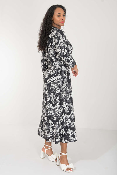 Pure EcoVero woven viscose midi dress - Black - Svart-vit mönstrad, vadlång skjortklänning