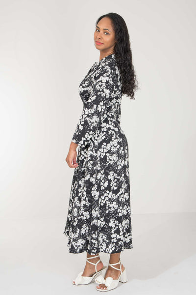 Pure EcoVero woven viscose midi dress - Black - Svart-vit mönstrad, vadlång skjortklänning