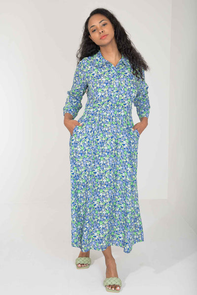 Pure EcoVero woven viscose midi dress - Green-blue flowers - Grön-blå mönstrad, vadlång skjortklänning
