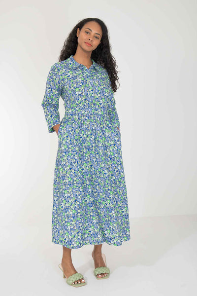 Pure EcoVero woven viscose midi dress - Green-blue flowers - Grön-blå mönstrad, vadlång skjortklänning