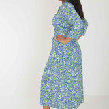 Pure EcoVero woven viscose midi dress - Green-blue flowers - Grön-blå mönstrad, vadlång skjortklänning