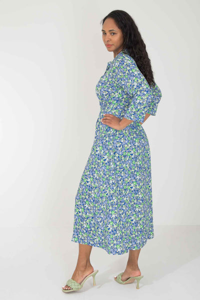 Pure EcoVero woven viscose midi dress - Green-blue flowers - Grön-blå mönstrad, vadlång skjortklänning