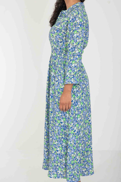 Pure EcoVero woven viscose midi dress - Green-blue flowers - Grön-blå mönstrad, vadlång skjortklänning