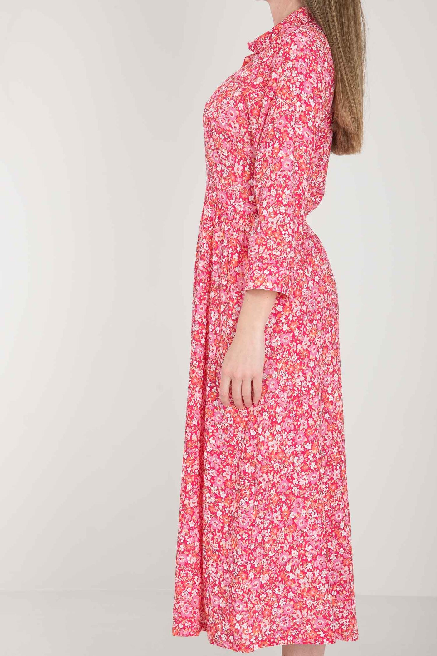 Pure EcoVero woven viscose midi dress - Pink flowers - Rosamönstrad, vadlång skjortklänning