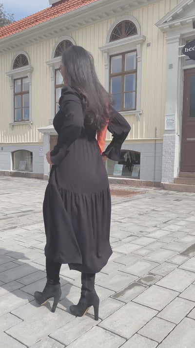 Viscose smocked midi dress - Black - Svart, vadlång smockklänning