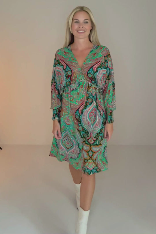 Bianca loose fit jersey dress - Green - Knälång paisleymönstrad klänning i trikå