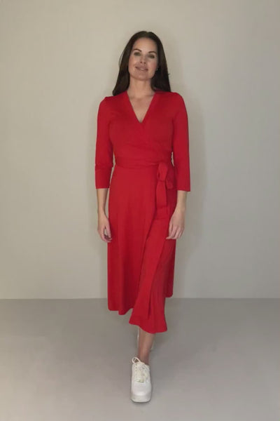 Bestie midi wrap jersey dress - Bright red - Vadlång, klarröd omlottklänning i trikå