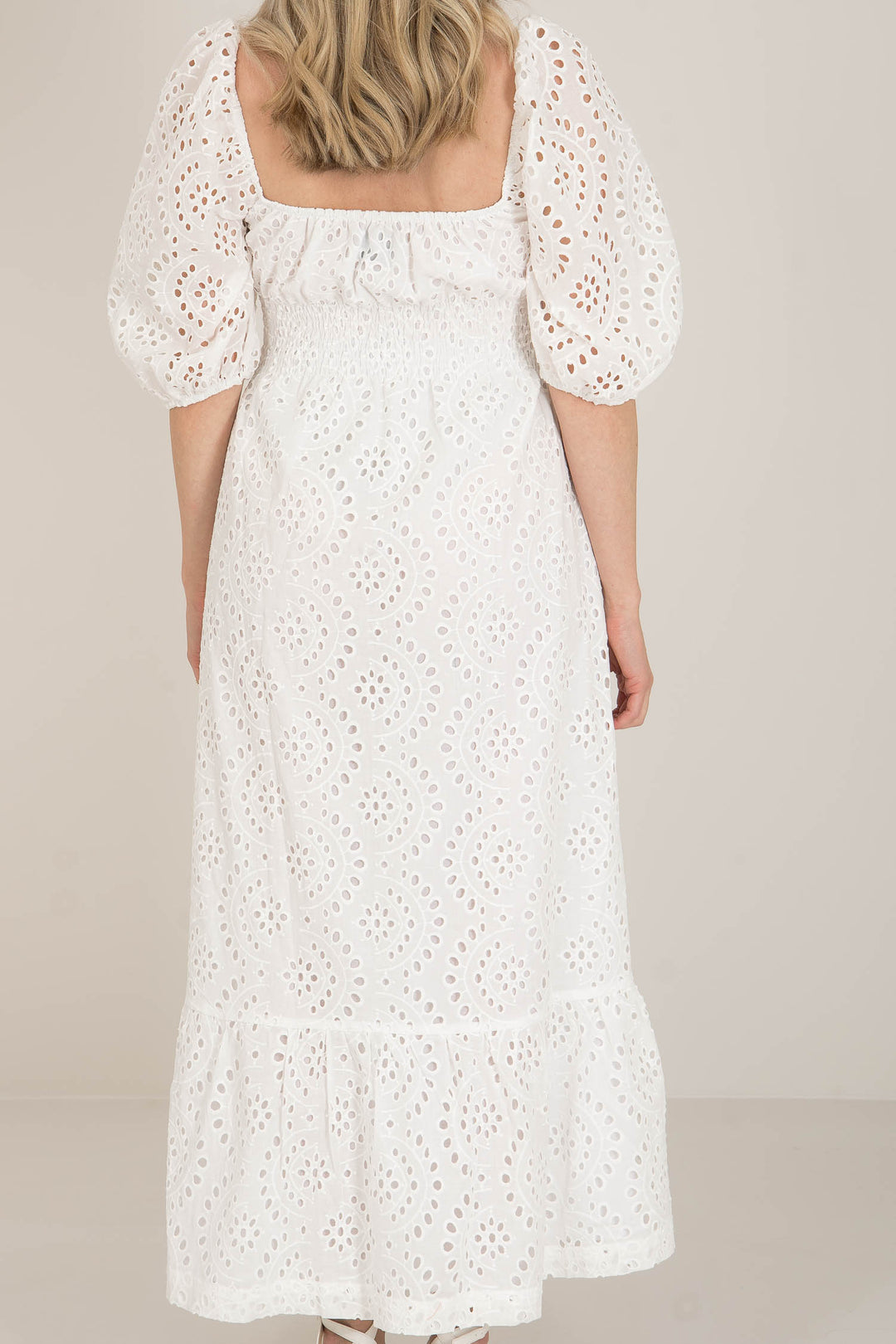 Cotton embroidered maxi dress - Offwhite - Benvit, lång broderad klänning
