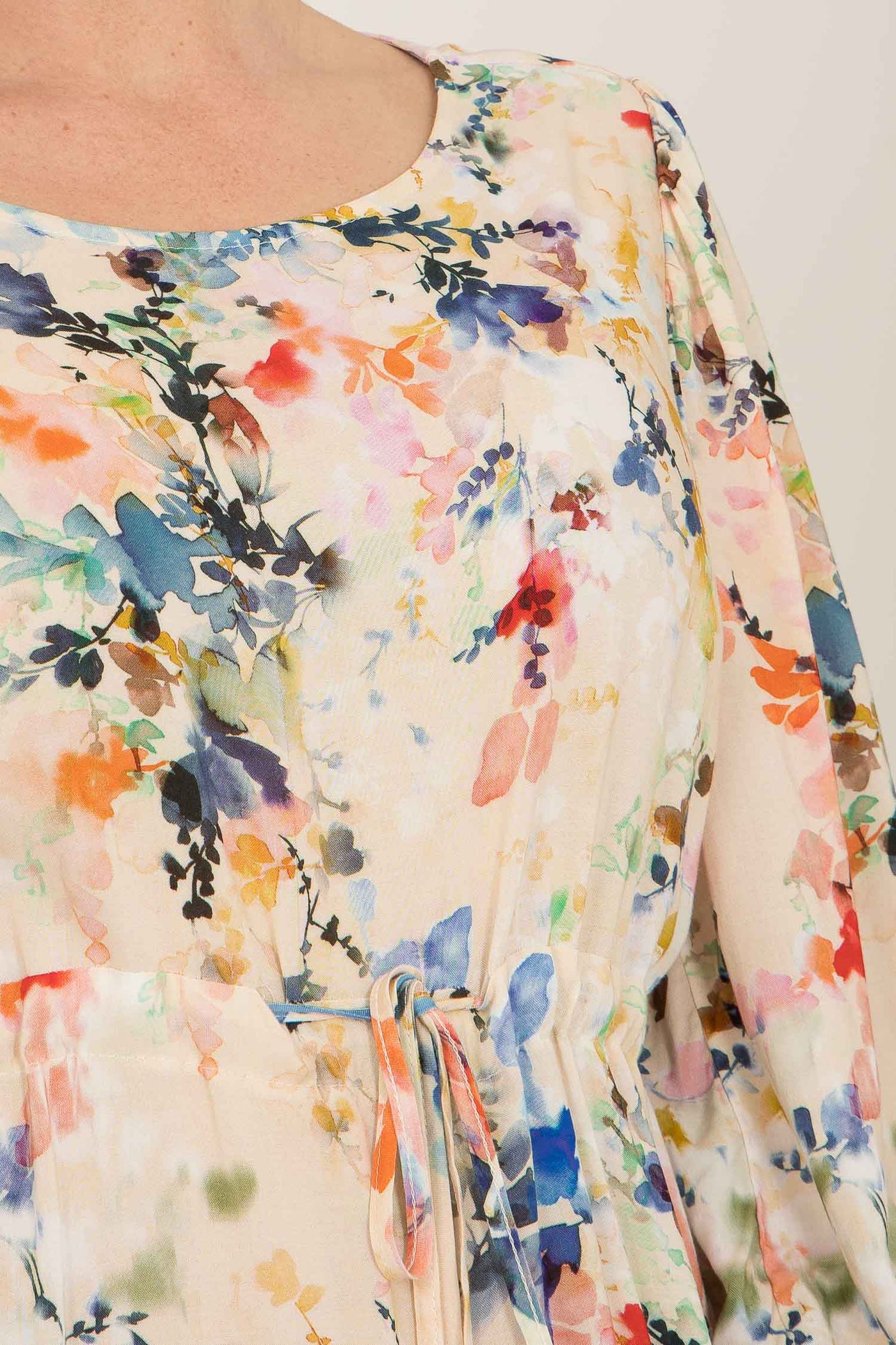 Fuzzy flower long dress - Multi palette - Mönstrad lång klänning med dragsko
