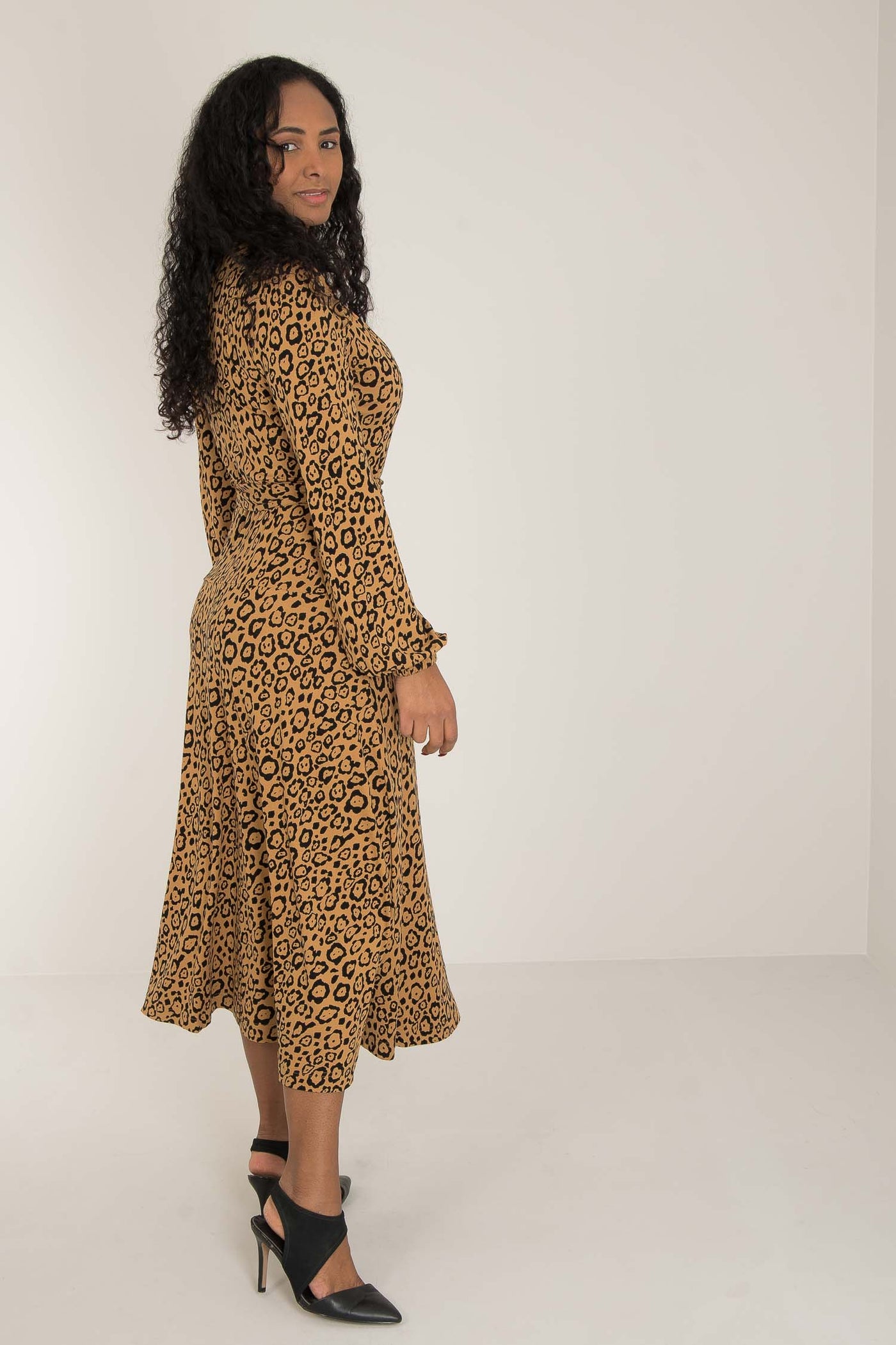 Puff sleeve printed midi wrap jersey dress - Brown Leo - Leopardmönstrad omlottklänning i trikå