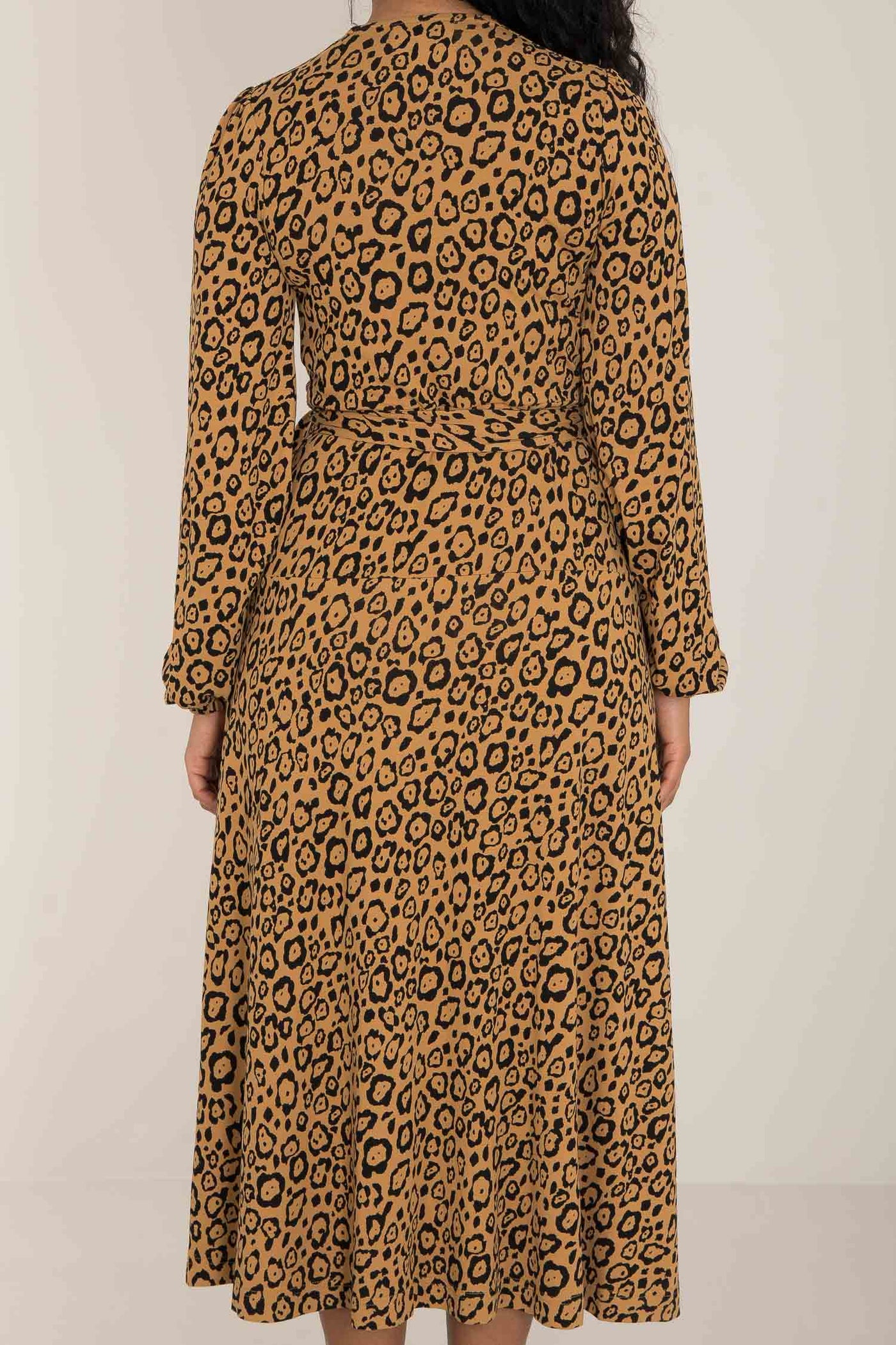 Puff sleeve printed midi wrap jersey dress - Brown Leo - Leopardmönstrad omlottklänning i trikå