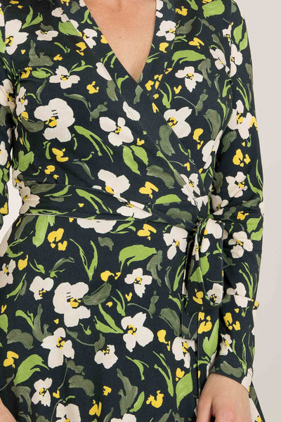 Bestie printed midi wrap jersey dress - Dark blue flower - Vadlång, blommönstrad omlottklänning i trikå