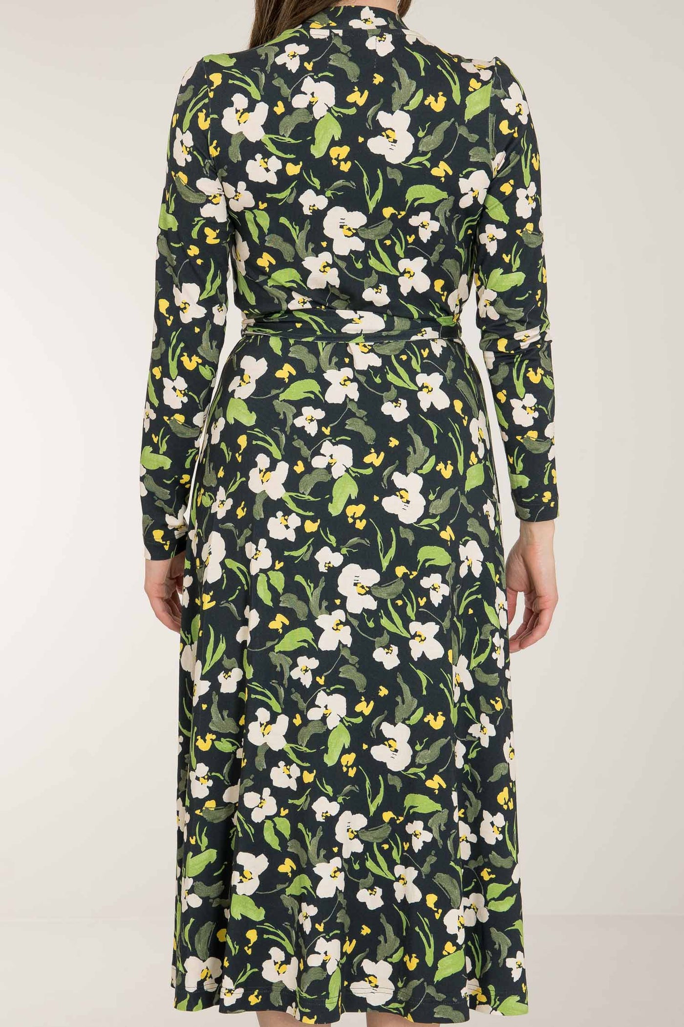 Bestie printed midi wrap jersey dress - Dark blue flower - Vadlång, blommönstrad omlottklänning i trikå