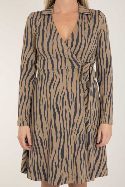 Collar short wrap jersey dress - Brown zebra - Zebramönstrad omlottklänning med krage