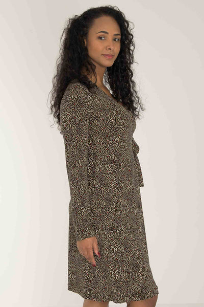 Loose fit printed short wrap jersey dress - Black - Knälång, mönstrad omlottklänning i trikå